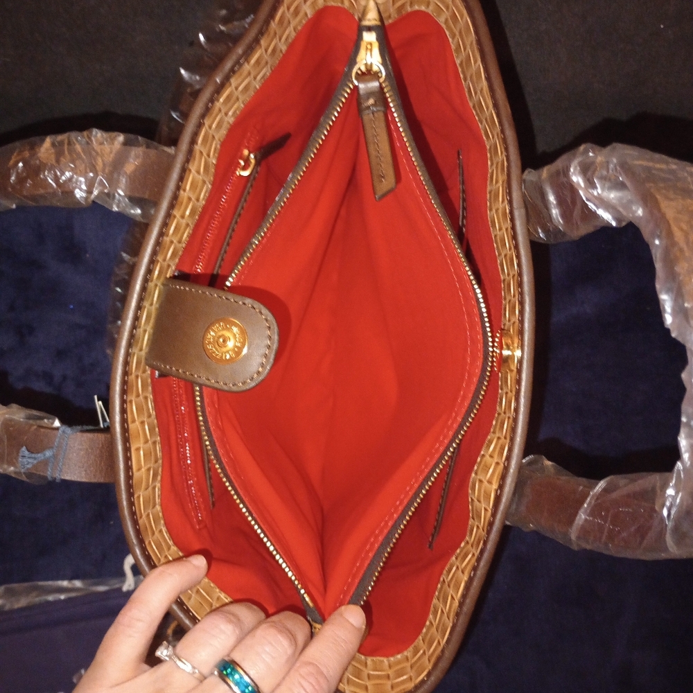 NWT Dooney & Bourke Liliana Weaved Leather bag W/ matching wristlet & Dust bag - Picture 12 of 16